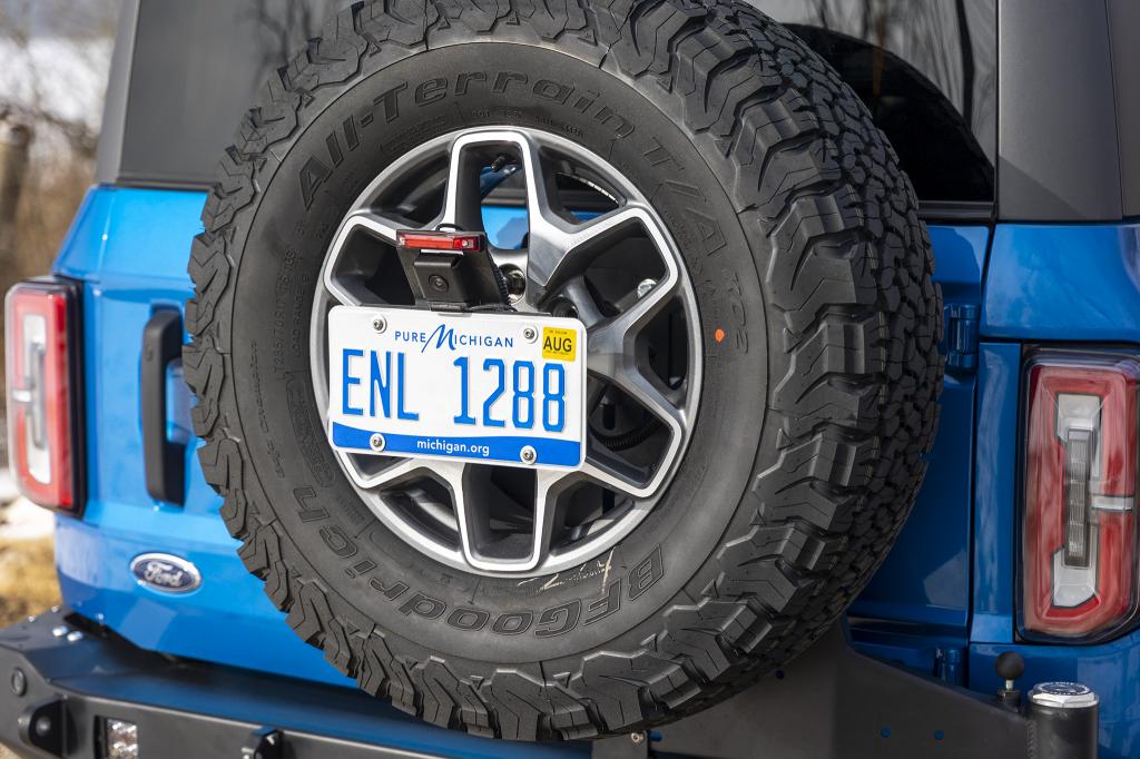 JcrOffroad: License Plate Relocation | Spare Tire Mount