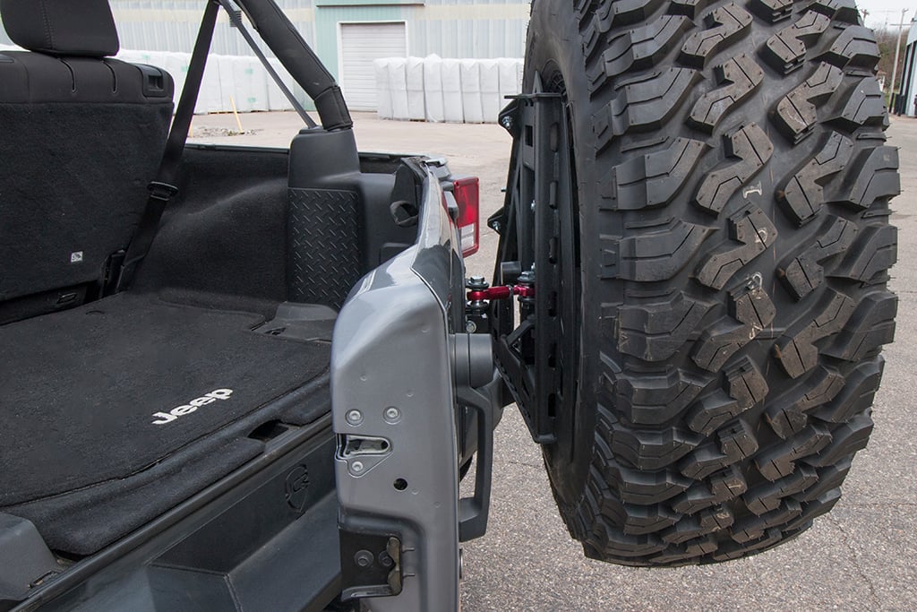 Tire Carrier | Shield Gate Swinging | Jeep Wrangler JK (2007-2018)