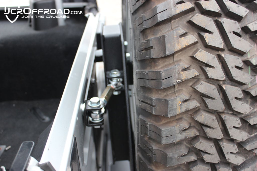 Wrangler Tire Carrier | Shield Gate Swinging | Jeep Wrangler TJ, LJ (97-06)