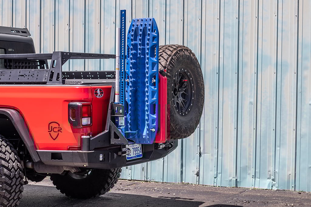 Adventure Carrier | Rear Bumper Swing-out